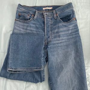 Levi’s ribcage straight ankle 28